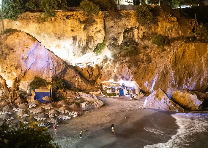 Marissal By Dorobe Pensión Nerja